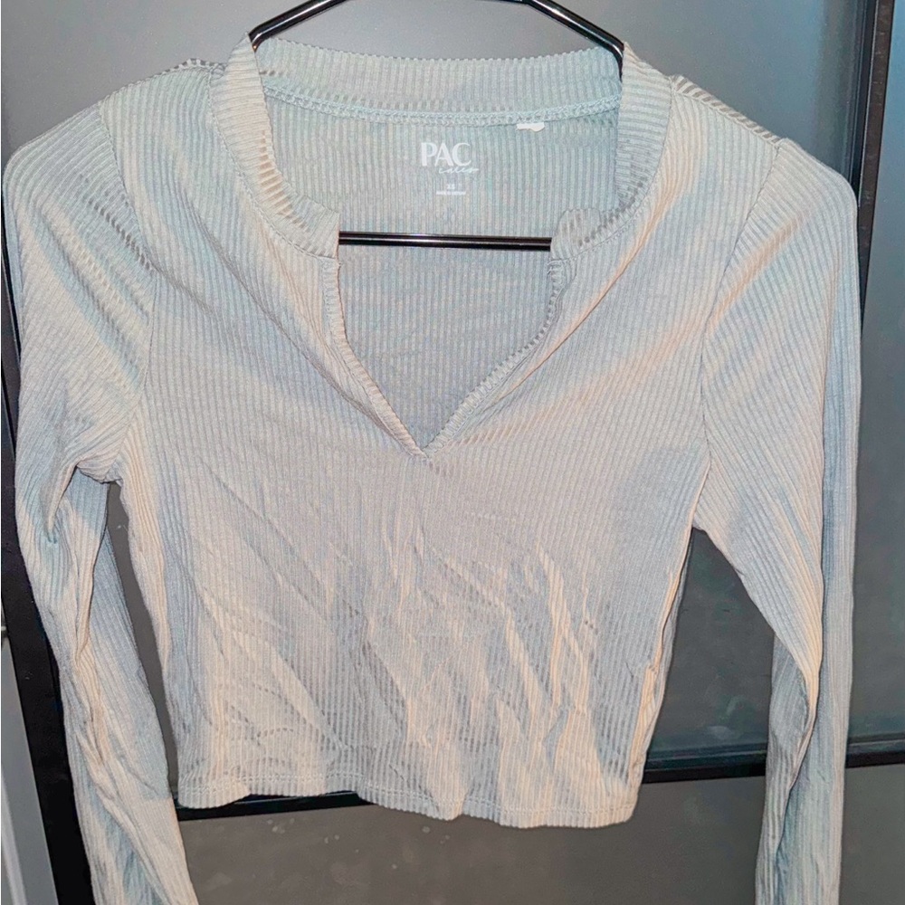 Green long sleeve thin v cropped top